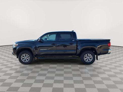 Used 2019 Toyota Tacoma SR5 AWD/4WD image 8