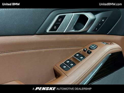 Used 2021 BMW X5 xDrive45e w/ Premium Package image 3