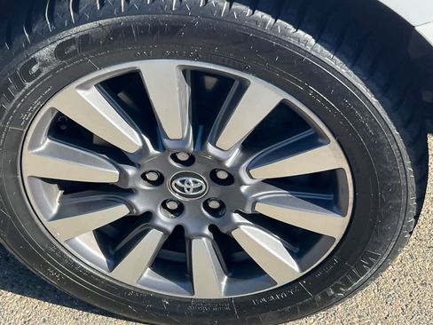 Used 2019 Toyota Sienna SE Premium AWD/4WD image 15