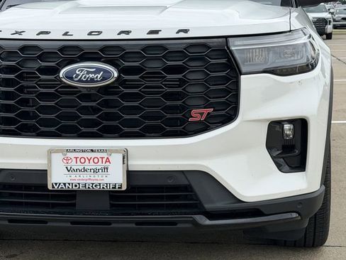 Used 2025 Ford Explorer ST w/ Sun And Sound Package AWD/4WD image 9
