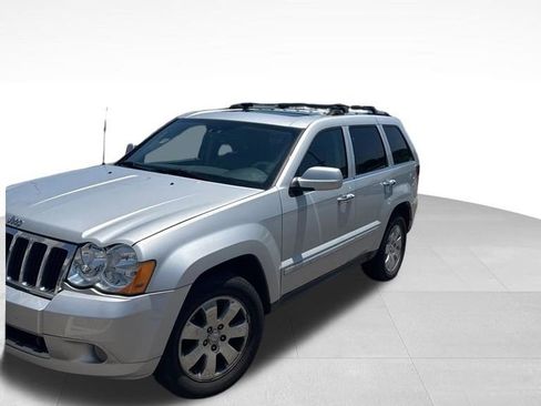Used 2010 Jeep Grand Cherokee Limited w/ Trailer Tow Group IV AWD/4WD image 3