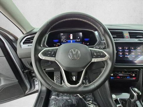 Used 2022 Volkswagen Tiguan SE FWD image 28