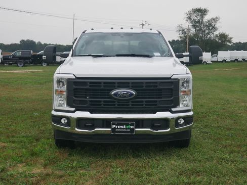 New 2025 Ford F250 XL w/ XL Chrome Package image 2