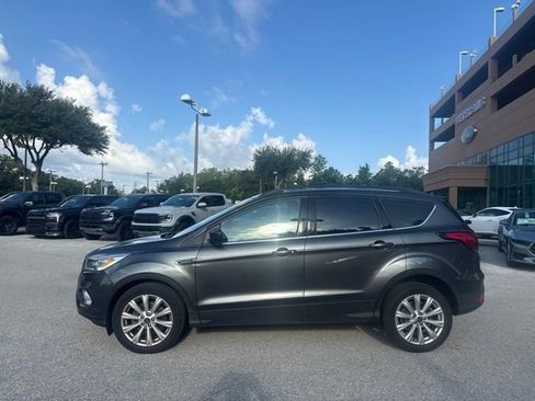 Used 2019 Ford Escape SEL FWD image 2