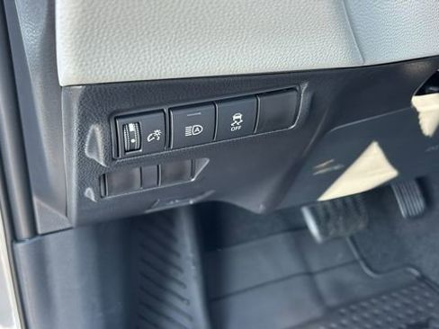 New 2026 Toyota Corolla Cross LE w/ Moonroof Package image 12