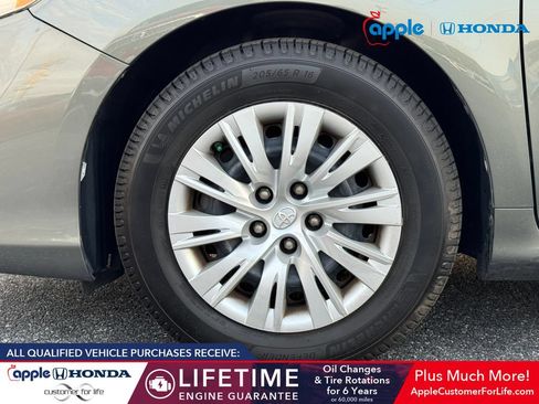 Used 2014 Toyota Camry LE FWD image 5