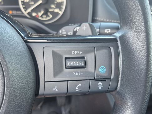 Certified 2023 Nissan Rogue SV FWD image 29