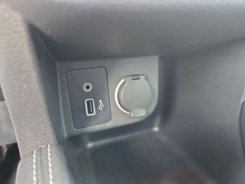 Used 2020 Nissan Kicks SR w/ SR Premium Package FWD image 29