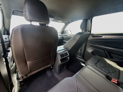 Certified 2026 Volkswagen Atlas Cross Sport SE FWD image 24