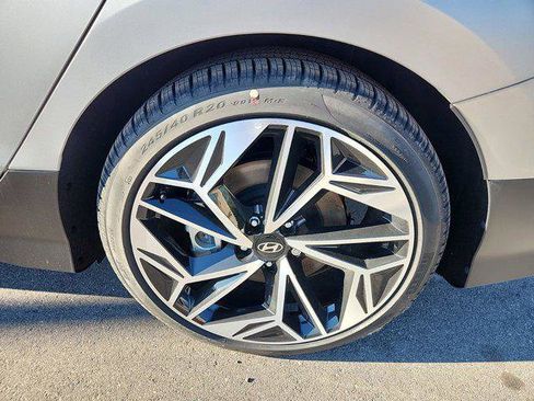 New 2024 Hyundai Ioniq 6 SEL image 9