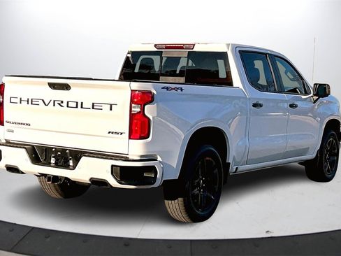 Used 2022 Chevrolet Silverado 1500 RST w/ Redline Edition image 9