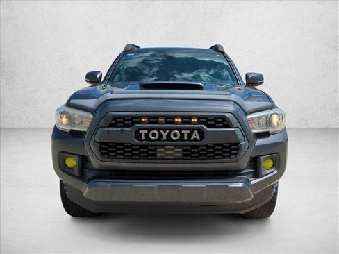 Used 2019 Toyota Tacoma TRD Sport RWD image 2