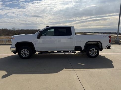 Used 2025 Chevrolet Silverado 2500 LT w/ Convenience Package image 7