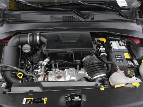 Used 2025 Jeep Compass Trailhawk AWD/4WD image 29