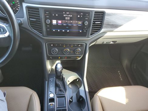 Used 2020 Volkswagen Atlas Cross Sport SE FWD image 28