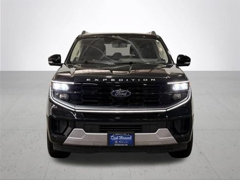Used 2025 Ford Expedition Max Platinum AWD/4WD image 4