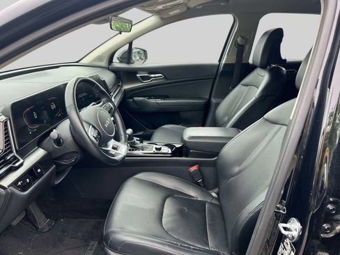 Used 2024 Kia Sportage EX AWD/4WD image 16