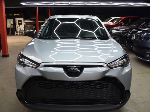 Used 2024 Toyota Corolla Cross AWD Hybrid image 2