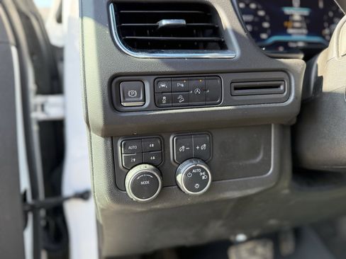 Used 2023 Chevrolet Suburban Premier image 26