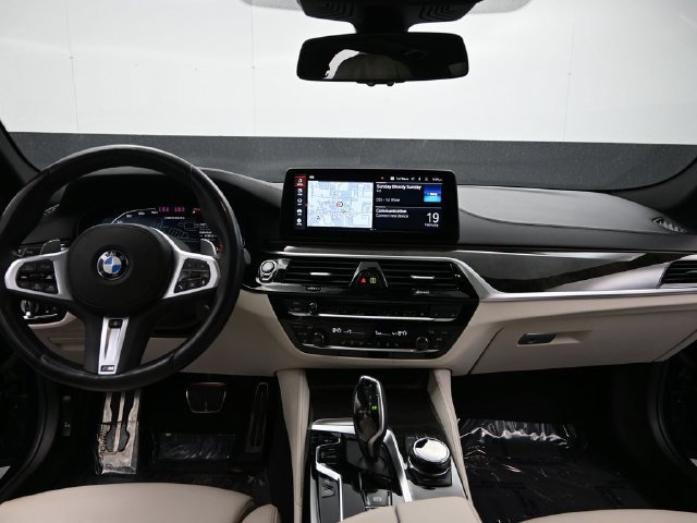 Used 2023 BMW M550i xDrive w/ Dynamic Handling Package AWD/4WD image 15