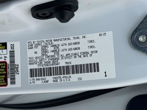 Used 2025 Toyota Tundra Limited AWD/4WD image 28