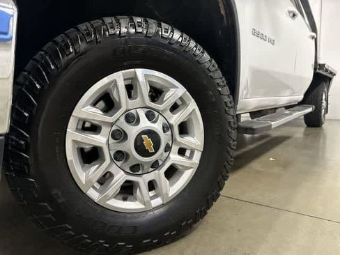 Used 2024 Chevrolet Silverado 2500 LT w/ Snow Plow Prep/Camper Package AWD/4WD image 29