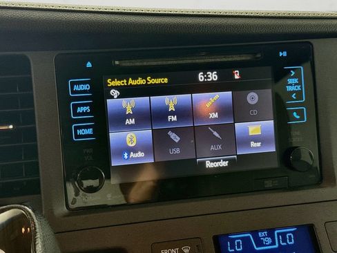 Used 2015 Toyota Sienna XLE Premium FWD image 13