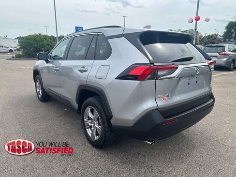 Used 2025 Toyota RAV4 XLE AWD/4WD image 5