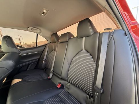 Used 2023 Toyota Camry SE image 8
