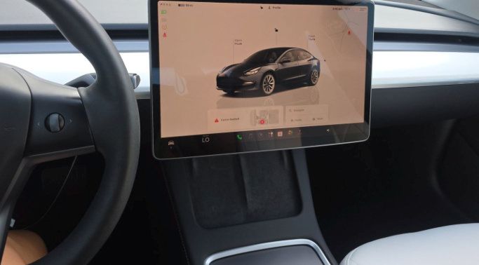 Used 2023 Tesla Model 3 Standard Range RWD image 9