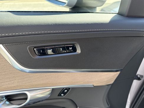 New 2026 Volvo XC90 B5 Plus w/ Protection Package Premier image 11