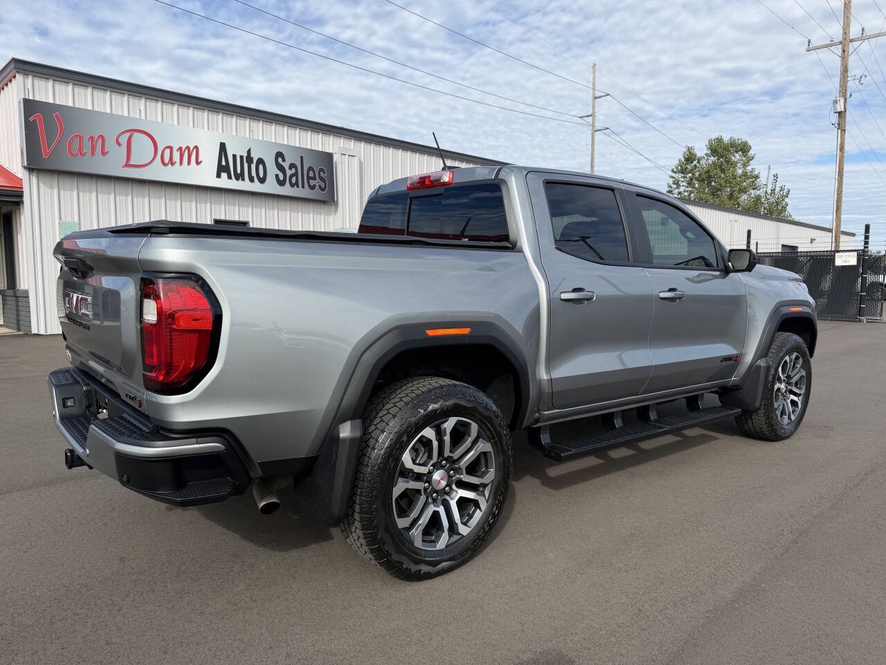 Used 2024 GMC Canyon AT4 w/ AT4 Premium Package AWD/4WD image 8