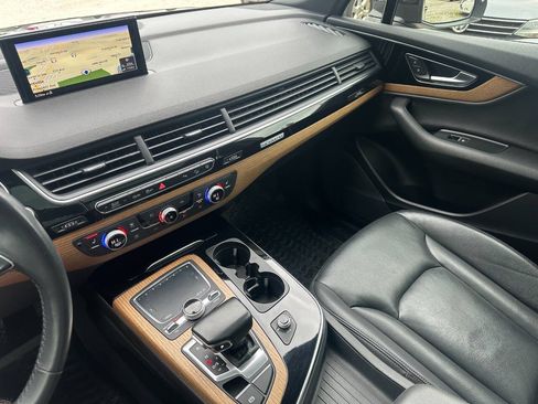 Used 2017 Audi Q7 3.0T Premium Plus w/ Premium Plus Package AWD/4WD image 26
