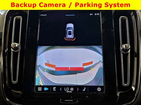 Used 2023 Volvo XC40 B5 Ultimate image 23