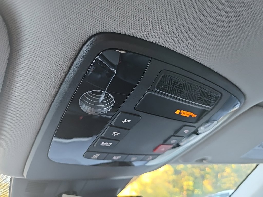 Certified 2026 Kia Carnival EX FWD image 27