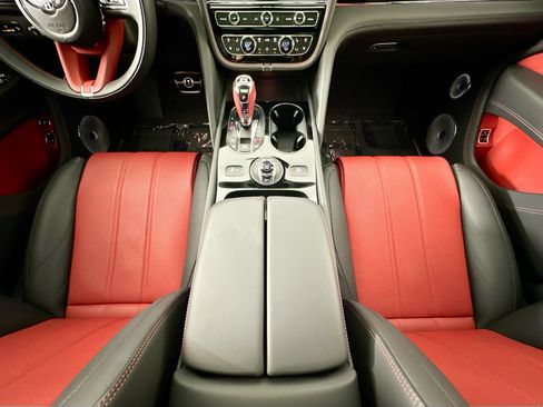 Certified 2024 Bentley Bentayga Extended Wheelbase AWD/4WD image 23
