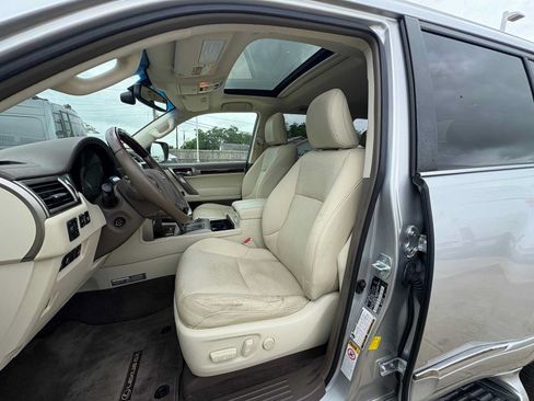Used 2019 Lexus GX 460 Luxury AWD/4WD image 15