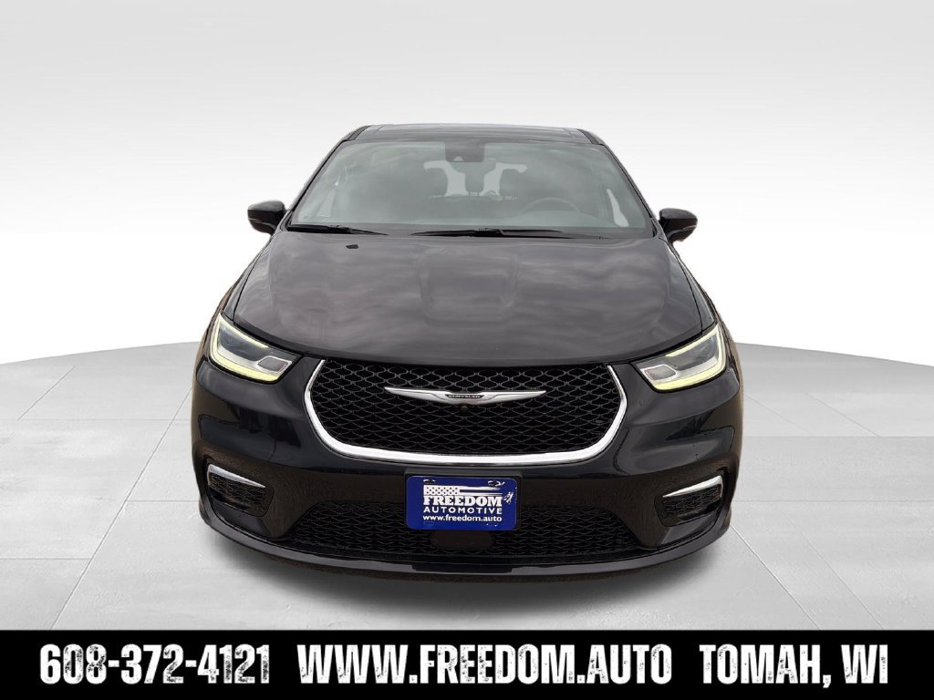 Used 2025 Chrysler Pacifica Select FWD image 12