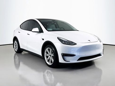 Used 2021 Tesla Model Y Long Range image 3