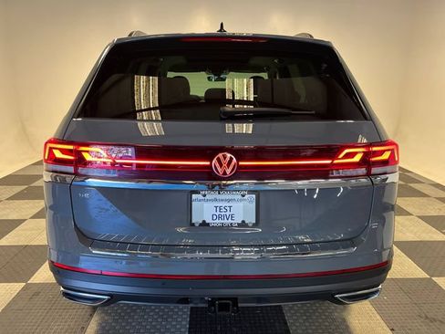 Used 2026 Volkswagen Atlas SE FWD image 4