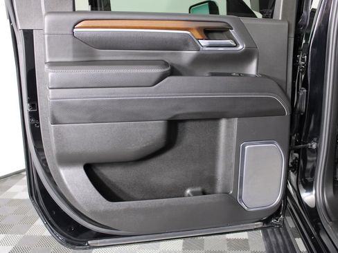 Used 2024 GMC Sierra 2500 Denali w/ Technology Package AWD/4WD image 35