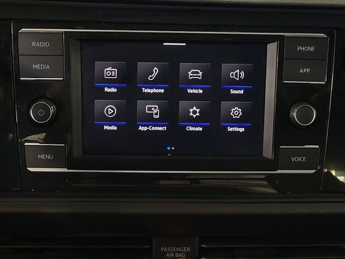 Used 2024 Volkswagen Jetta SE FWD image 25
