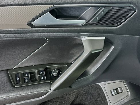 Used 2024 Volkswagen Tiguan SE image 15