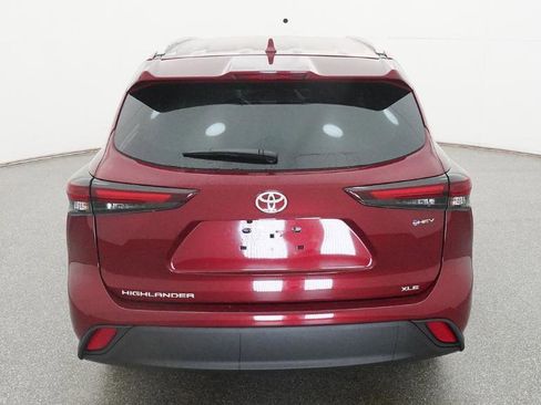 New 2026 Toyota Highlander XLE image 36