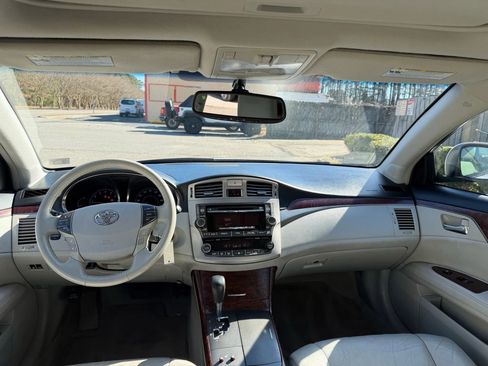 Used 2011 Toyota Avalon image 10