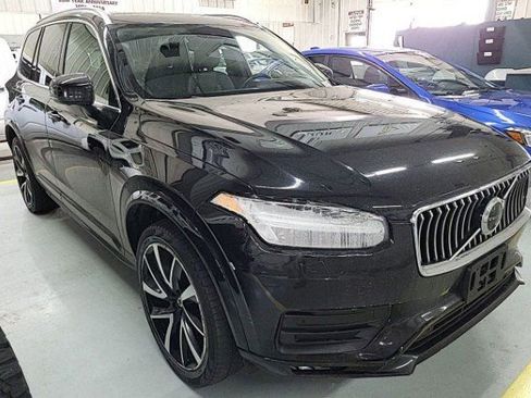 Used 2021 Volvo XC90 T6 Momentum w/ Advanced Package image 5