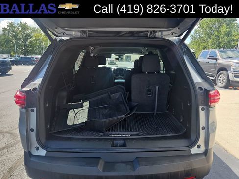 Certified 2023 Chevrolet Traverse LT FWD image 24