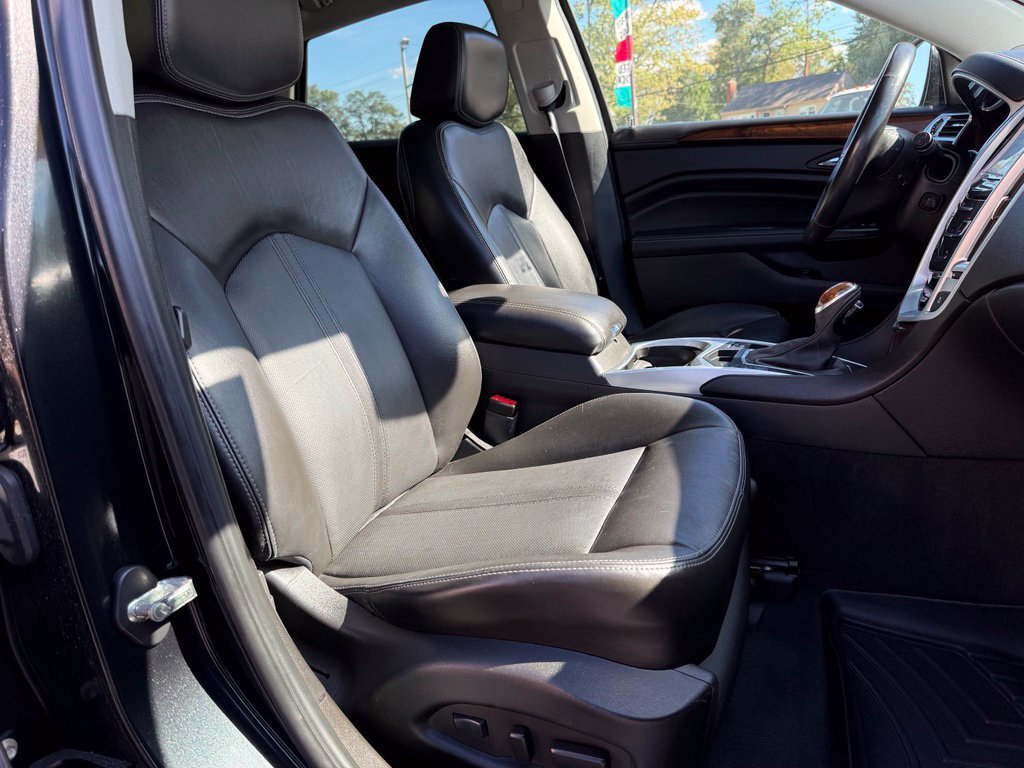 Used 2014 Cadillac SRX Luxury w/ Driver Awareness Package AWD/4WD image 30