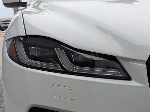 Used 2022 Jaguar F-PACE S image 10