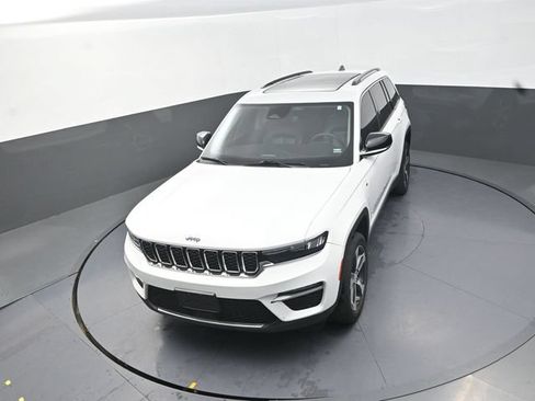 Used 2023 Jeep Grand Cherokee 4WD 4xe image 13